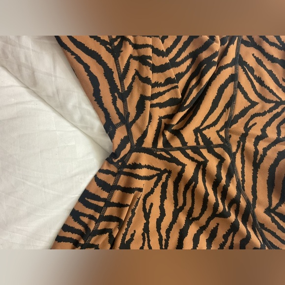 Varley Zebra Print Leggings - Picture 4 of 5